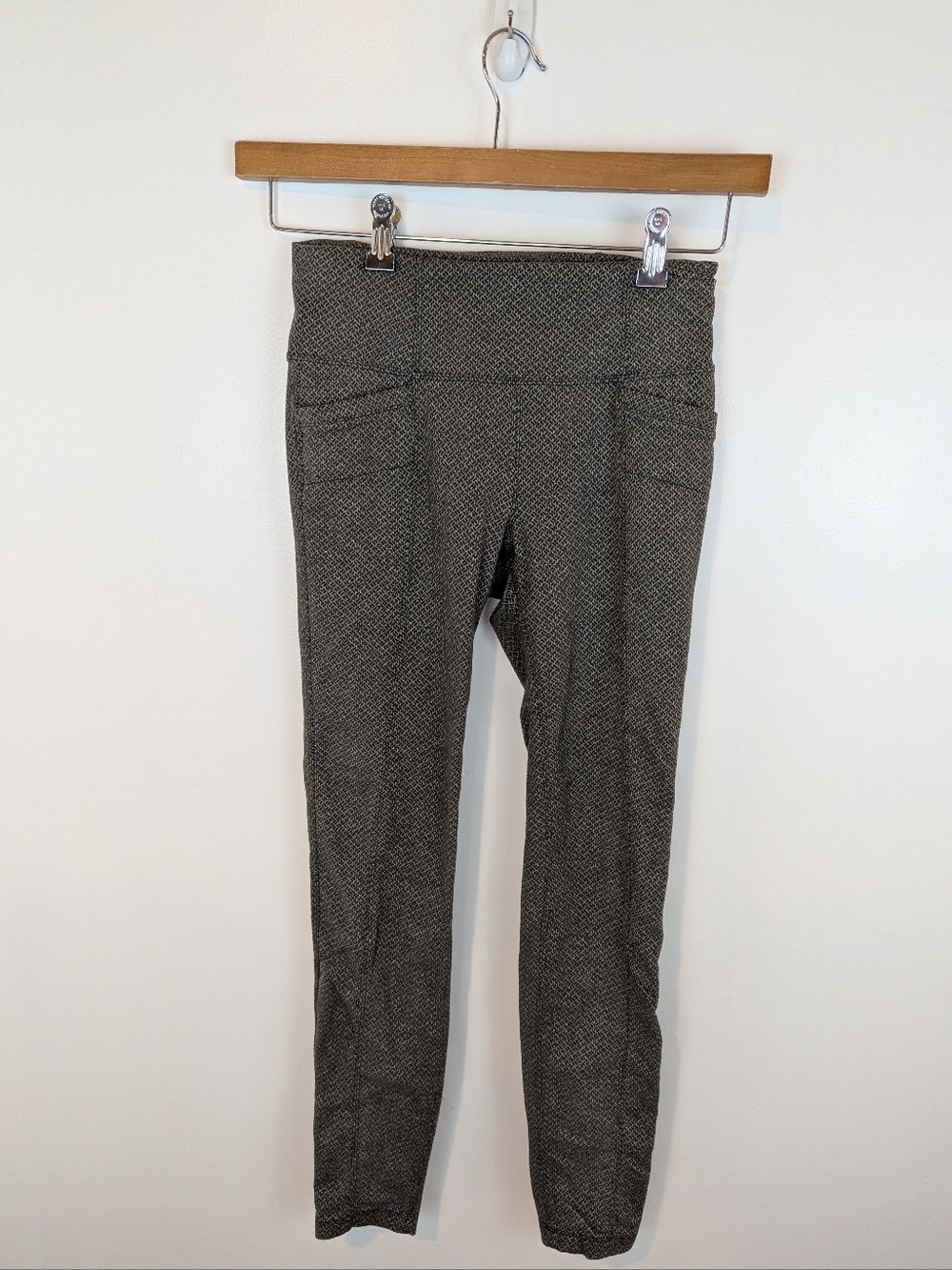 Athleta Metro High Rise Green Patterned Leggings, Sz S